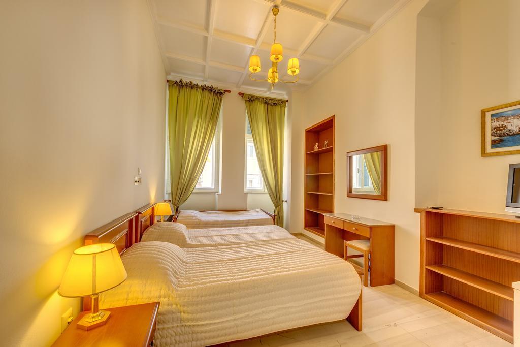 Hotel Halaris Ermoupoli Oda fotoğraf